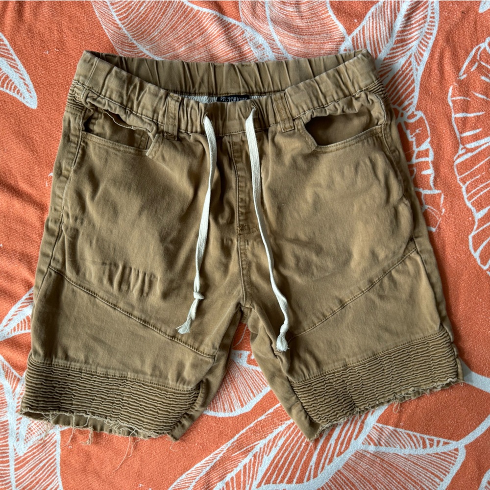 Victorious Men’s Cutoff Moto Shorts